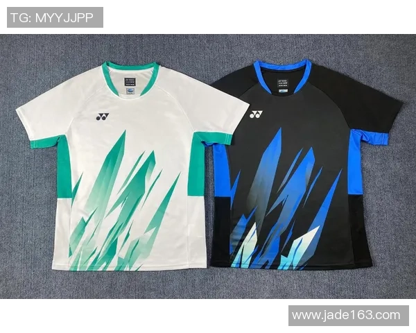 羽毛球装备选购指南：精选舒适球衣推荐助你提升比赛表现