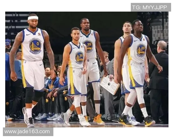 南京篮球队与西安篮球队赛后复盘分析两队状态与表现对比